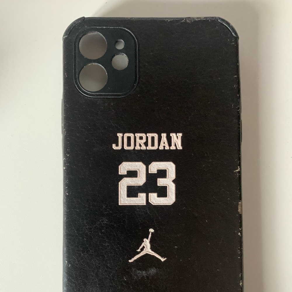 Old Iphone 12 Jordan 23 case